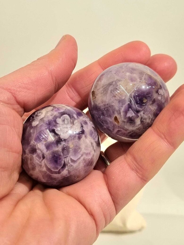 Akmens antistresa bumbiņas AMETISTS 4cm 2 gab. Litoterapijas bumbiņas