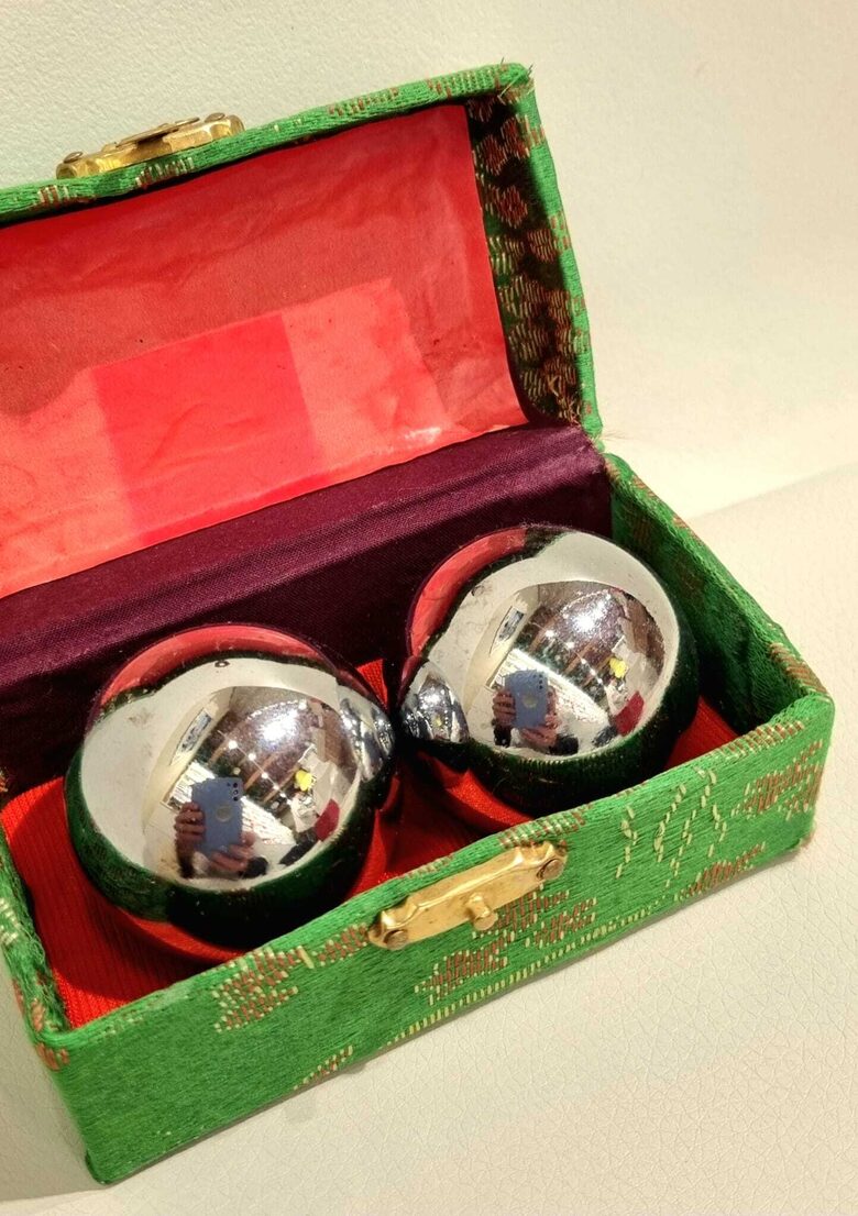 Metāla antistresa bumbiņas IŅ un JAŅ 3.8 vai 4.3cm 2 gab. Kīniešu bumbiņas, skanošās bumbiņas, veselības bumbiņas