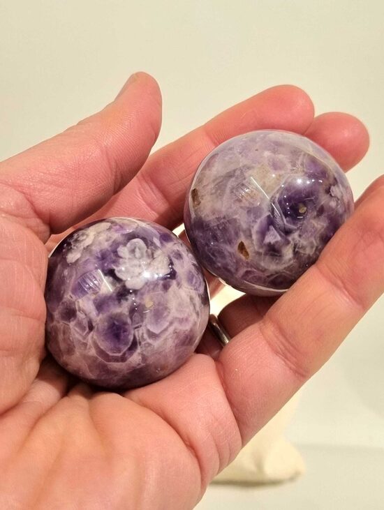 Akmens antistresa bumbiņas AMETISTS 4cm 2 gab. Litoterapijas bumbiņas