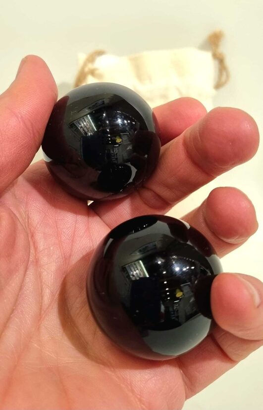 Akmens antistresa bumbiņas OBSIDIĀNS 4cm 2 gab. Litoterapijas bumbiņas