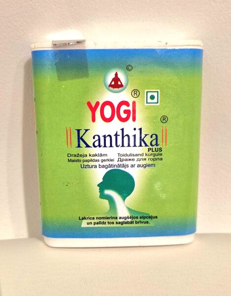 Yogi Kanthika Plus dražejas kaklam.